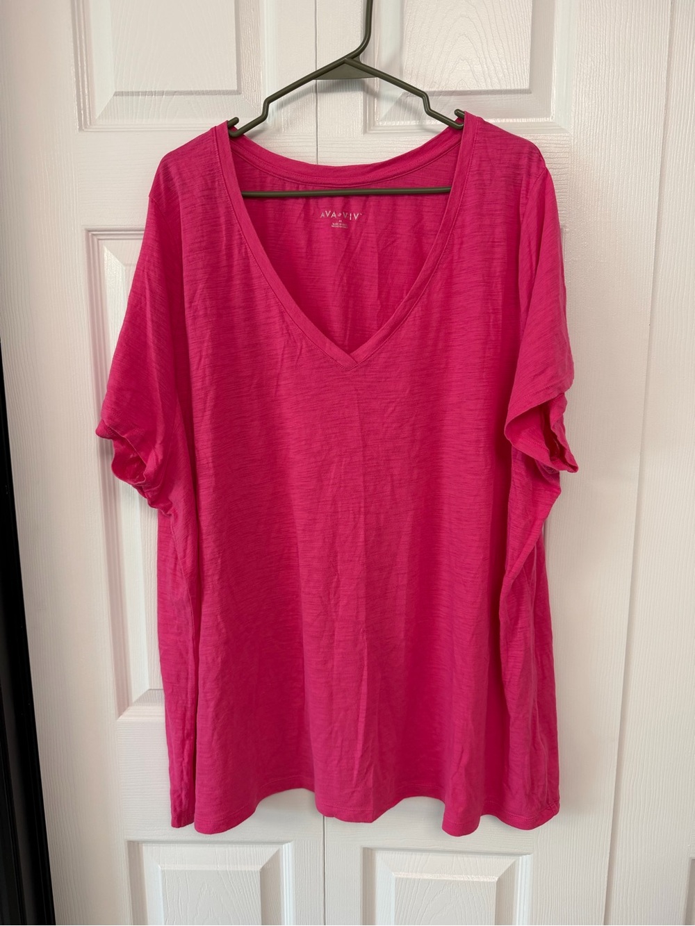 Ava & Viv Hot Pink V-Neck Short Sleeve Tee